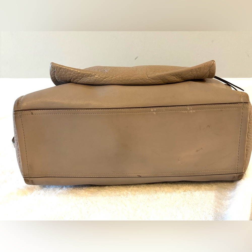 Authentic Large Coach Taupe Satchel - Picture 8 of 16